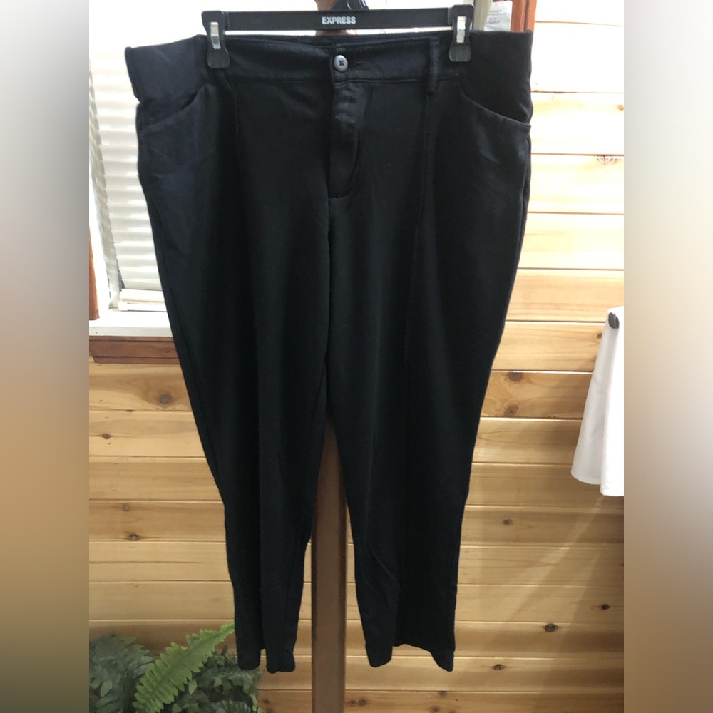 Lee Women's Black Cropped Pants